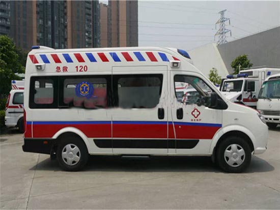 東風(fēng)御風(fēng)長軸救護(hù)車