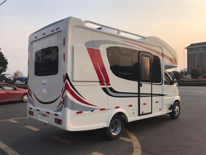 金杯C型房車(chē)