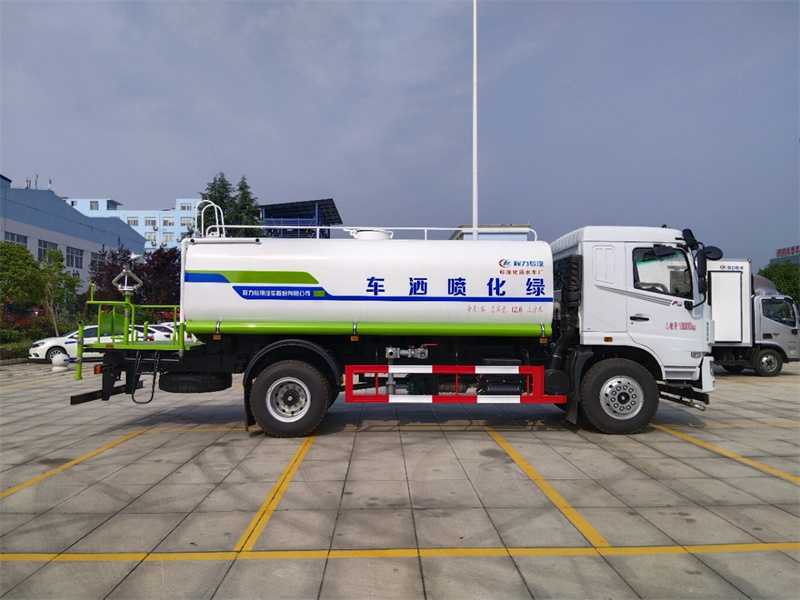 國(guó)六東風(fēng)華神16噸灑水車(chē)