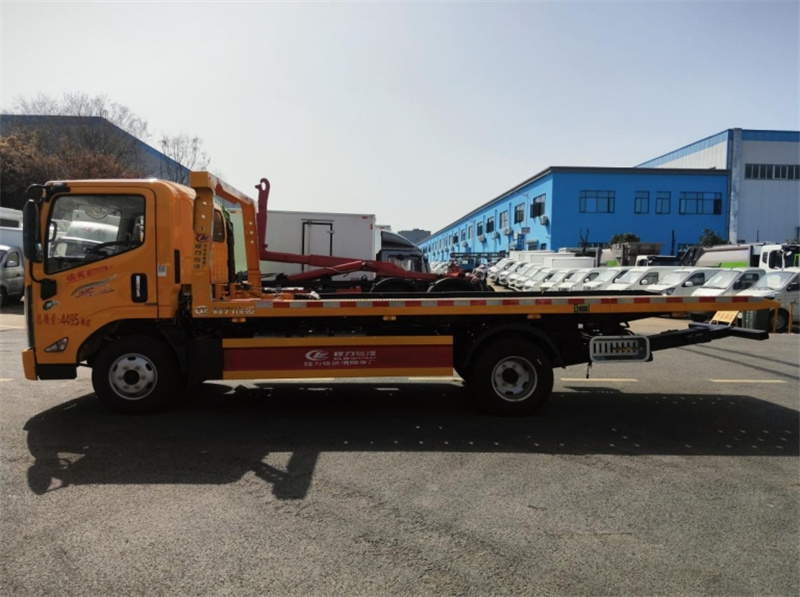 國(guó)六江鈴凱運(yùn)藍(lán)牌一體板清障車