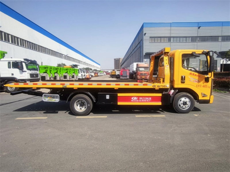 國(guó)六江鈴凱運(yùn)藍(lán)牌一體板清障車